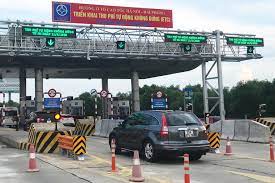 VIDEO: Xử phạt phương tiện chưa dán thẻ thu phí không dừng vào tuyến cao tốc Hà Nội - Hải Phòng 